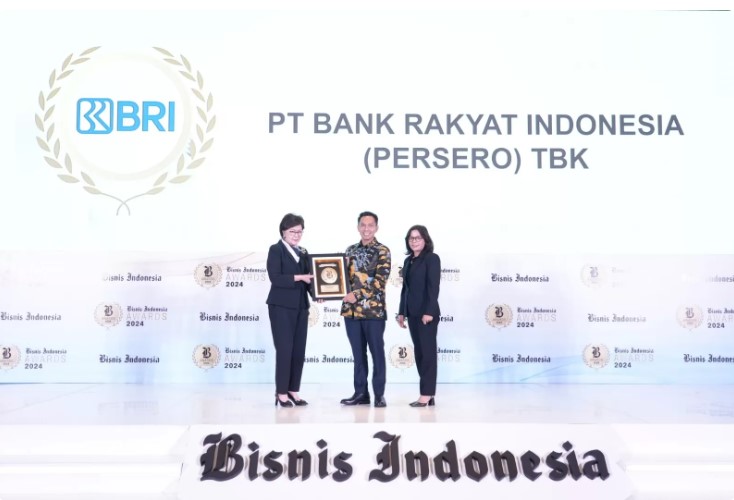 BRI mendapat penghargaan Bisnis Indonesia Award (BIA) 2024 sebagai perusahaan berkinerja terbaik untuk kategori Bank Persero. (DOK. BRI)