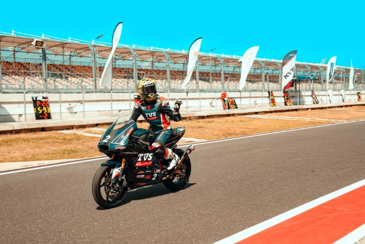 Free Practice Idemitsu FIM&nbsp;AARC 2024 di Pertamina Mandalika International Circuit, 94 pembalap dari 14 negara siap unjuk performa terbaik. (Dok. ITDC)