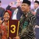 Pasangan Calon Gubernur dan Wakil Gubernur, Tri Rismaharini dan Zahrul Azhar Asumta (Gus Hans), resmi menerima nomor urut 3 untuk Pilgub Jawa Timur 2024.(Foto: pdiperjuanganjatim.com)